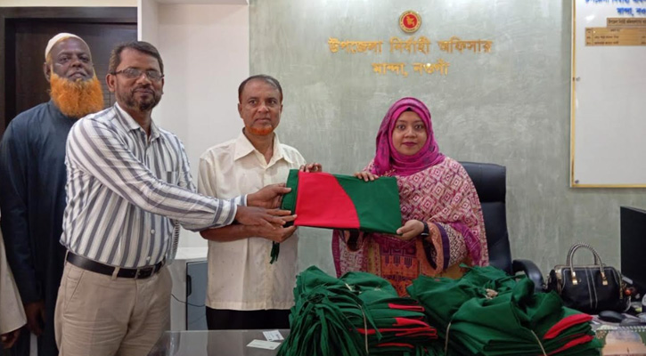 মান্দায় শিক্ষা প্রতিষ্ঠানে জাতীয় পতাকা বিতরণ ও স্কাউটদের প্রস্তুতিমূলক কর্মশালা অনুষ্ঠিত