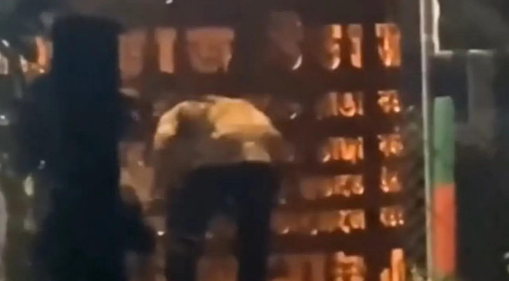 সাতক্ষীরায় জুলাই শহীদ স্মৃতিস্তম্ভে আগুনের ভিডিও, পুলিশ বলছে ‘ভিত্তিহীন’