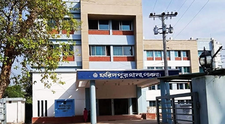 ফরিদপুরে বিএনপি অফিসে গুলি ও ককটেল বিস্ফোরণ