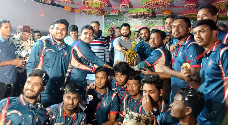 কবি নজরুল কলেজে শর্ট পিচ নাইট ক্রিকেট টুর্নামেন্টের ফাইনাল খেলা অনুষ্ঠিত