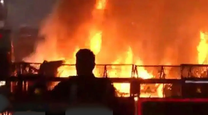 দিল্লির লাল কেল্লার কাছে ভয়াবহ বিস্ফোরণে ৮ জনের মৃত্যু