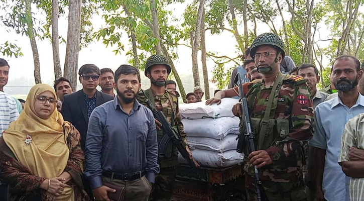 মান্দায় পাচারকালে ৬০ বস্তা সার জব্দ