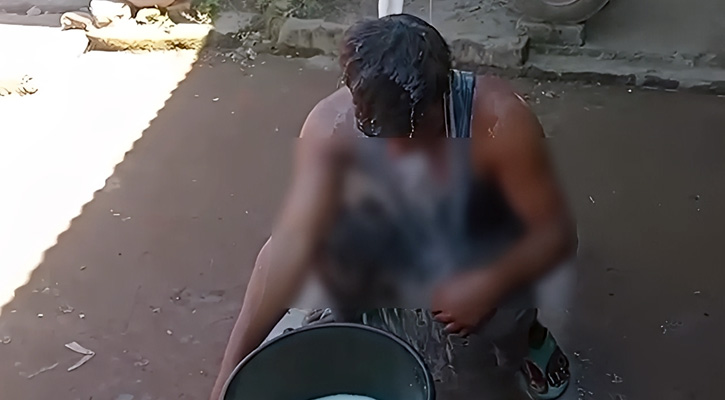 কিশোরগঞ্জে দুধ দিয়ে গোসল করে জুয়া খেলা ছাড়লেন যুবক
