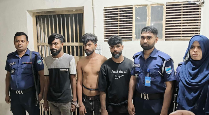ভৈরবে মাল বোঝাই পিকআপভ্যান ছিনতাইকালে তিন ছিনতাইকারী গ্রেফতার