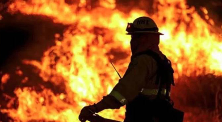 মগবাজারে বহুতল ভবনে আগুন