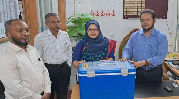 কেশবপুর হাসপাতালে জলাতঙ্ক রোগের ভ্যাকসিন প্রদান করলেন ইউএনও
