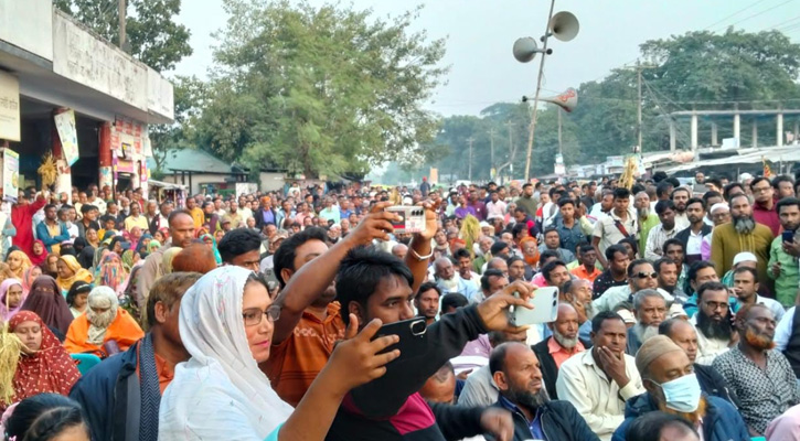 টায়ার জ্বালানোর প্রতিবাদে একই স্থানে পথসভা করলেন সাবেক সচিব আব্দুল বারী