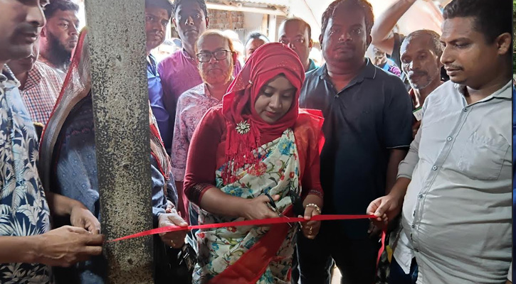 মান্দায় খাদ্যবান্ধব কর্মসূচির আওতায় স্বল্পমূল্যে চাল বিক্রয় কার্যক্রমের উদ্বোধন
