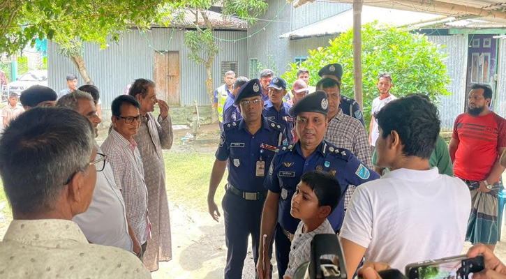 সালথা পূজা মণ্ডপে নিরাপত্তা নিশ্চিত করতে অতিরিক্ত ডিআইজির পরিদর্শন