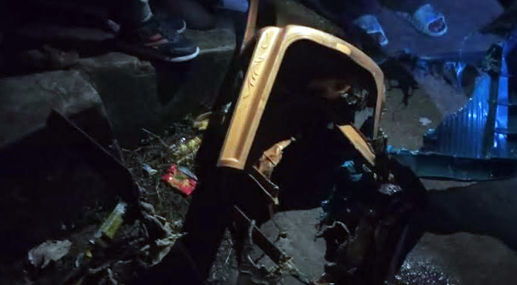 উজিরপুরের গুঠিয়া বিএনপি অফিসে আগুন