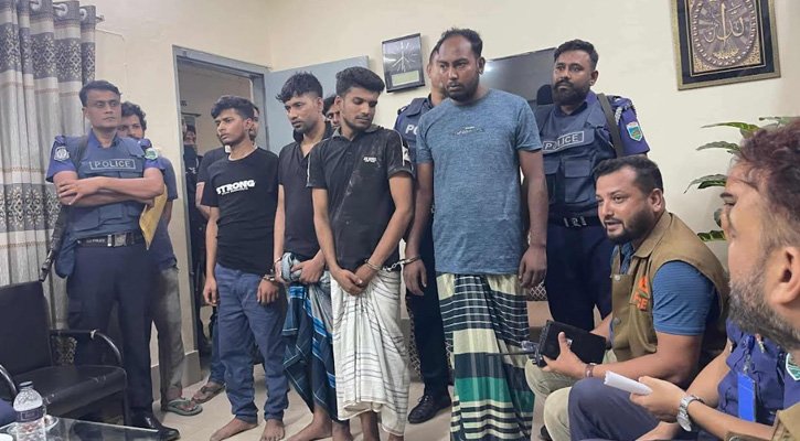 লালপুরে যৌথ অভিযানে ১২ জন ইমো হ্যাকার আটক