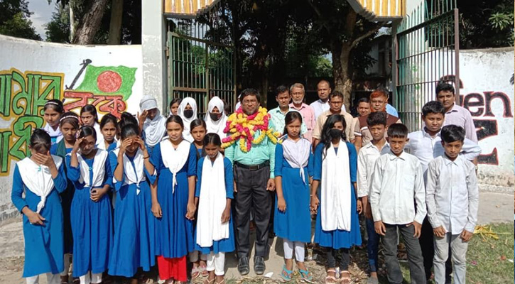 মান্দায় স্বপদে যোগদান করলেন প্রধান শিক্ষক বাদেশ আলী