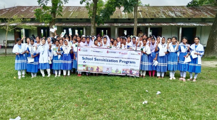 ঠাকুরগাঁওয়ের গড়েয়া বালিকা উচ্চ বিদ্যালয়ে স্কুল সেনসিটাইজেসন প্রোগ্রাম অনুষ্ঠিত