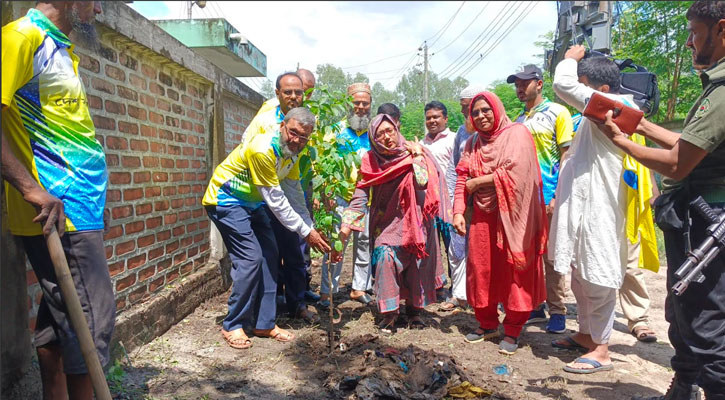 সান্তাহার পৌর শহরে পরিষ্কার-পরিচ্ছন্নতা ও বৃক্ষরোপণ কর্মসূচি