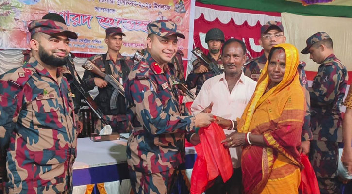 বাঘাইছড়িতে রক্ষা কালি মন্দির পরিদর্শন, অসহায় পরিবারের পাশে বিজিবি জোন কমান্ডার