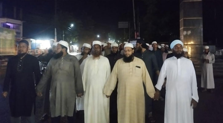 মৌলভীবাজারে আল্লামা মামুনুল হকের বিরুদ্ধে মানহানীকর বক্তব্যের প্রতিবাদে বিক্ষোভ