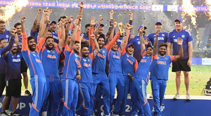 শেষ ওভারের নাটকীয়তায় পাকিস্তানকে হারিয়ে নবম শিরোপা ভারতের