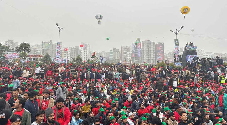 ৩০০ ফিট সড়কে জনসমুদ্র: নেতাকে বরণ করতে লাখো মানুষের অপেক্ষা