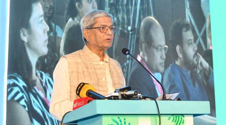 গণতন্ত্র শক্তিশালীকরণ ও অর্থনৈতিক পুনর্গঠনে কাজ করছে সরকার