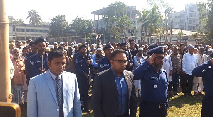 বানারীপাড়ায় বীর মুক্তিযোদ্ধা মরহুম গোলাম সরোয়ারের রাষ্ট্রীয় মর্যাদায় দাফন