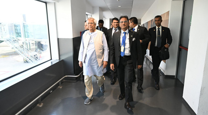 ইতালিতে পৌঁছেছেন প্রধান উপদেষ্টা