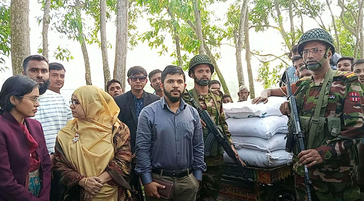 মান্দায় জব্দ ৬০ বস্তা সার সরকারি মূল্যে বিক্রি; উত্তোলিত অর্থ জমা হবে কোষাগারে