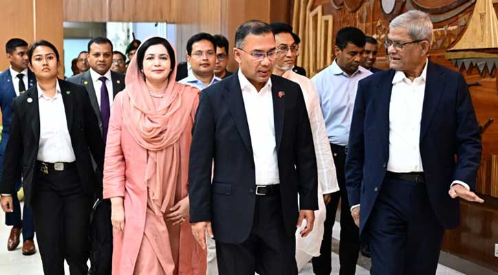 মালয়েশিয়া ও চীন সফর শেষে দেশে ফিরলেন প্রধানমন্ত্রী