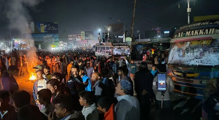 হাফ ভাড়া নিয়ে শিক্ষার্থী-পরিবহন শ্রমিকদের সংঘর্ষ, আহত  ৬০
