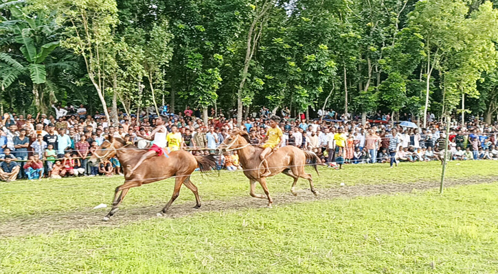 মাদারগঞ্জে হাজারো দর্শকে মুখর ঐতিহ্যবাহী ঘোড়দৌড়ের ফাইনাল প্রতিযোগিতা