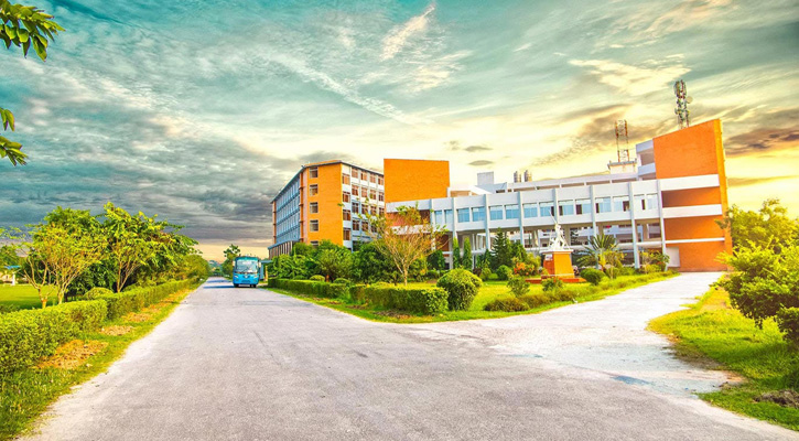 ক্লাসের সময়ে ল্যাব নির্মাণ, প্রকৌশলীর প্রতি ক্ষুব্ধ বিভাগীয় চেয়ারম্যান