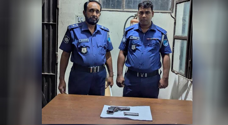 ফরিদপুরে যৌথবাহিনীর অভিযানে বিদেশী পিস্তল উদ্ধার, যুবক পলাতক