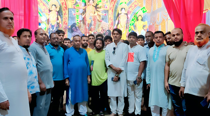 কুমিল্লা-২ আসনে এমপি প্রার্থী মতিন খান দুর্গাপুজার মণ্ডপ পরিদর্শন