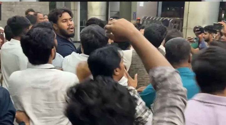 এনসিপি কার্যালয়ের সামনে ককটেল বিস্ফোরণ