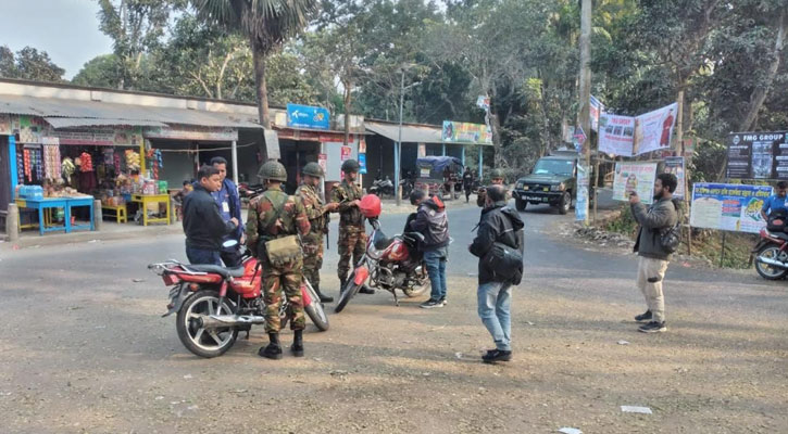 নির্বাচন সামনে রেখে চরভদ্রাসনের মেইন পয়েন্টে যৌথ বাহিনীর চেকপোস্ট