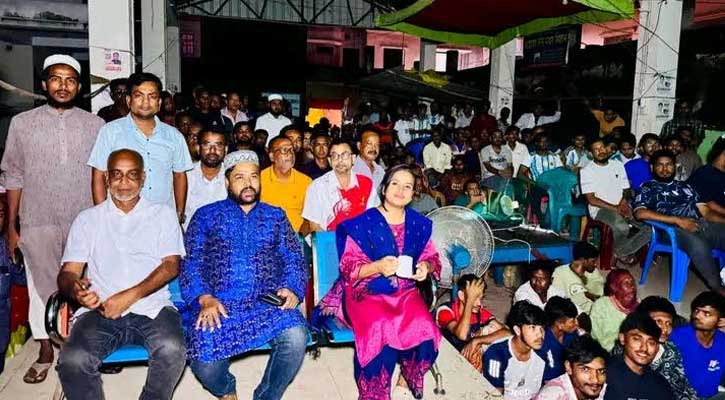 দর্শকদের সঙ্গে আর্জেন্টিনার খেলা দেখলেন ইউএনও সাথী