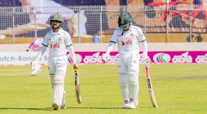 মুশফিক-মুমিনুলে এগোচ্ছে বাংলাদেশ