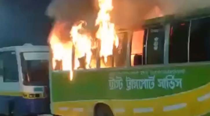 রাজধানীসহ বিভিন্ন জেলায় আরো ৫ যানবাহনে আগুন