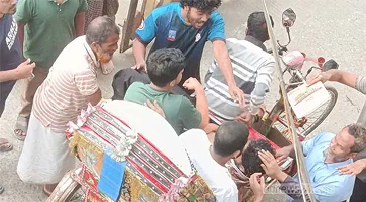 ঢাবির দুই হলের আতঙ্কিত শিক্ষার্থীদের নিচে লাফ, আহত ৩