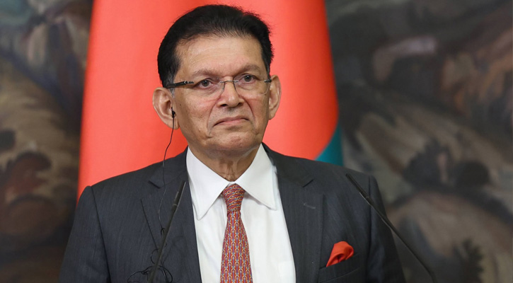 প্রধানমন্ত্রীর উপদেষ্টার ফেরা ‘অনাকাঙ্ক্ষিত’, ব্যবস্থা নেয়া হবে: পররাষ্ট্রমন্ত্রী
