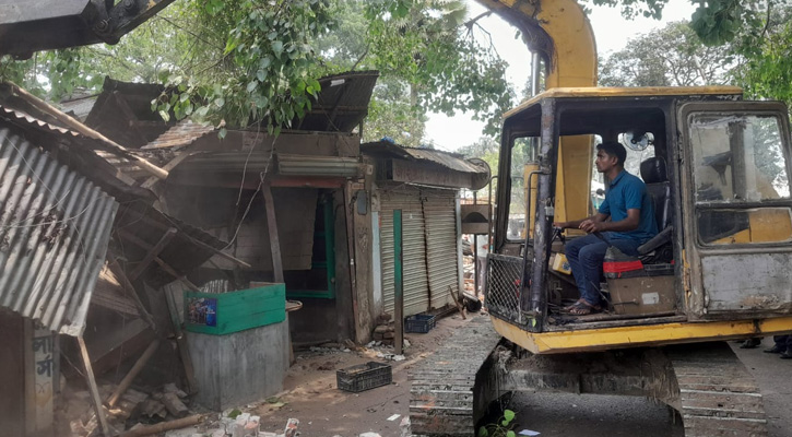 নলডাঙ্গা রেলস্টেশন এলাকায় অবৈধ স্থাপনা উচ্ছেদ অভিযান