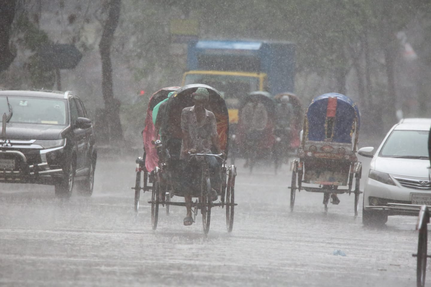 ঢাকাসহ ৭ বিভাগে বজ্রবৃষ্টির আভাস