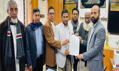 এবি পার্টির ইঞ্জিনিয়ার লিপসন মিয়ার মনোনয়নপত্র সংগ্রহ