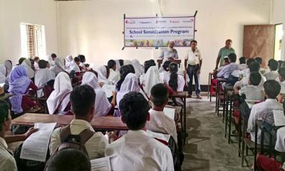 ঠাকুরগাঁওয়ে স্কুল সেনসিটাইজেসন প্রোগ্রাম অনুষ্ঠিত