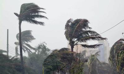 সাত জেলায় ঝড়ের আভাস, সতর্কসংকেত নদীবন্দরে