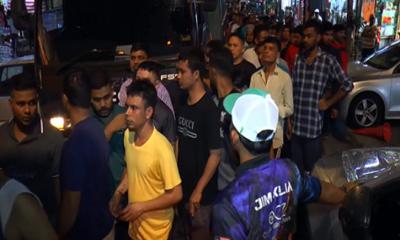 মালয়েশিয়ায় মধ্যরাতের অভিযানে  ৪০০ বাংলাদেশিসহ গ্রেপ্তার ৭৭০