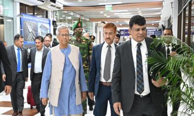নিউইয়র্ক থেকে ঢাকার পথে প্রধান উপদেষ্টা