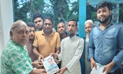 মুকসুদপুরে তারেক রহমানের ৩১ দফা প্রচারে বিএনপির লিফলেট বিতরণ