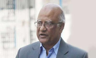 চিকিৎসার জন্য সিঙ্গাপুর গেলেন মোশাররফ