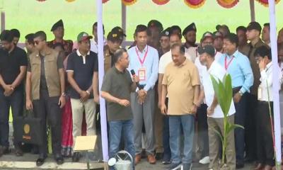 বরিশালে পৌঁছেছেন প্রধানমন্ত্রী তারেক রহমান
