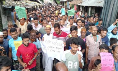 পার্বতীপুরে মহানবী (সা.)-কে কটূক্তির প্রতিবাদে বিক্ষোভ ও মানববন্ধন